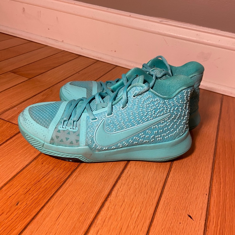 Nike Kyrie 3 Aqua Blue Color Way Basketball Shoes